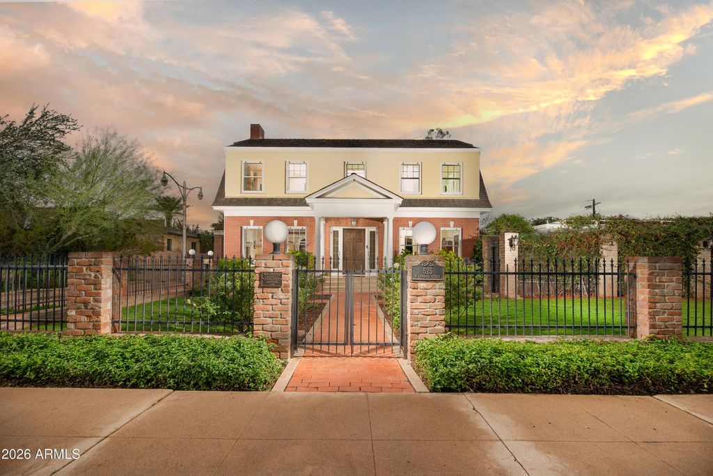 Photo of 525 W Lynwood Street, Phoenix, AZ 85003 (MLS # 6969033)