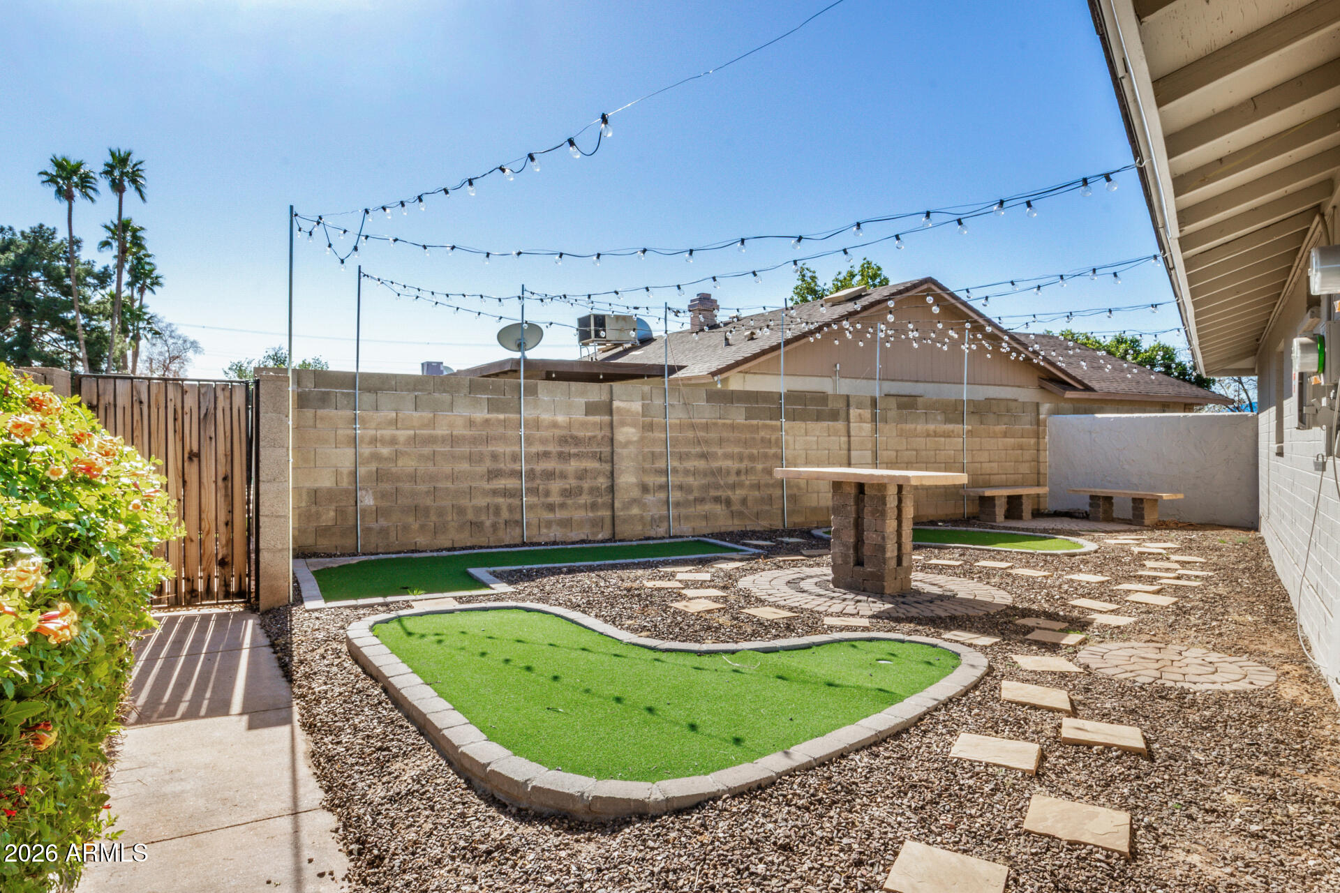 6815 S JUNIPER Street