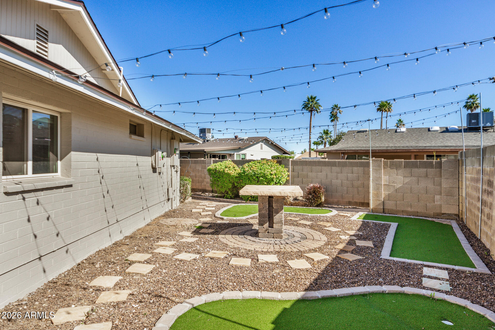 6815 S JUNIPER Street