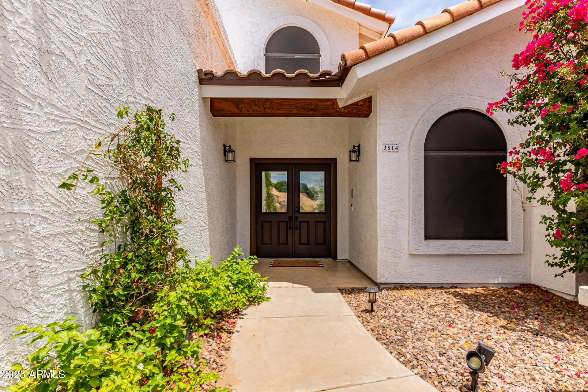 3514 E DESERT WILLOW Road