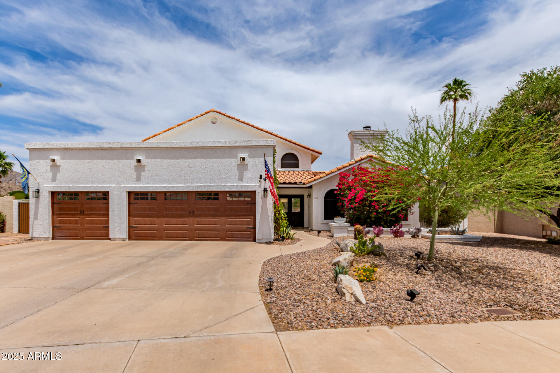 3514 E DESERT WILLOW Road