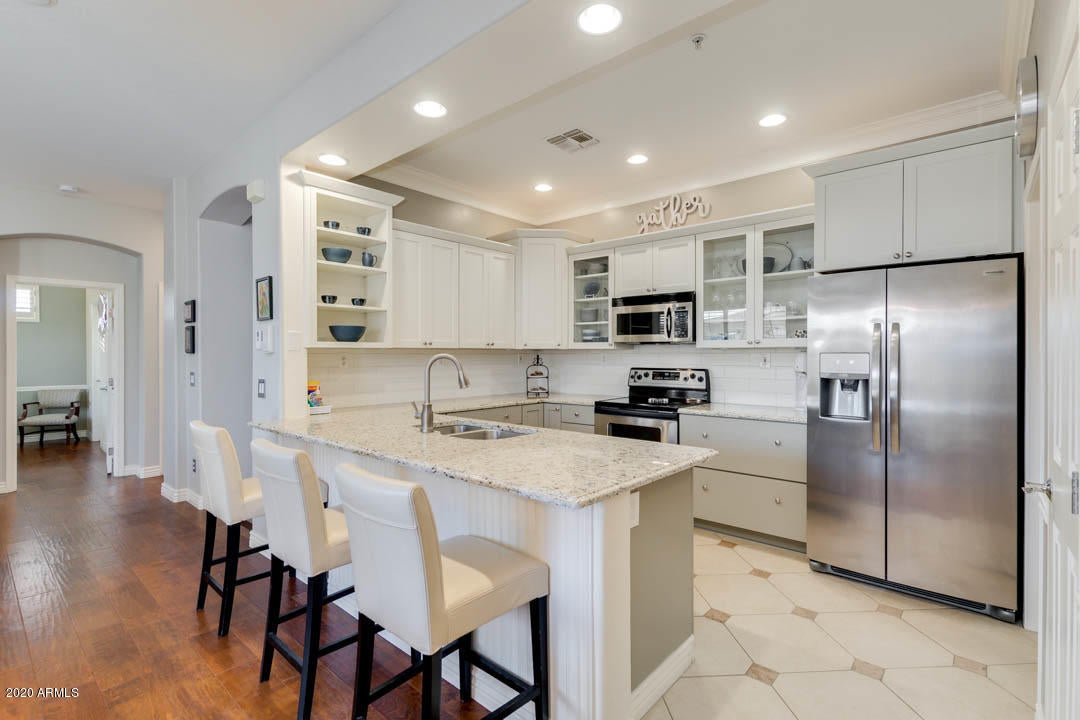 7445 E EAGLE CREST Drive 1077