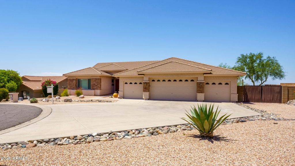Photo of 6382 S Mesa Vista Circle S, Gold Canyon, AZ 85118 (MLS # 7024352)