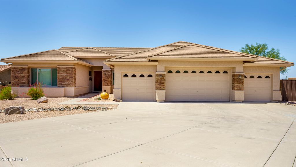 Photo of 6382 S Mesa Vista Circle S, Gold Canyon, AZ 85118 (MLS # 7024352)