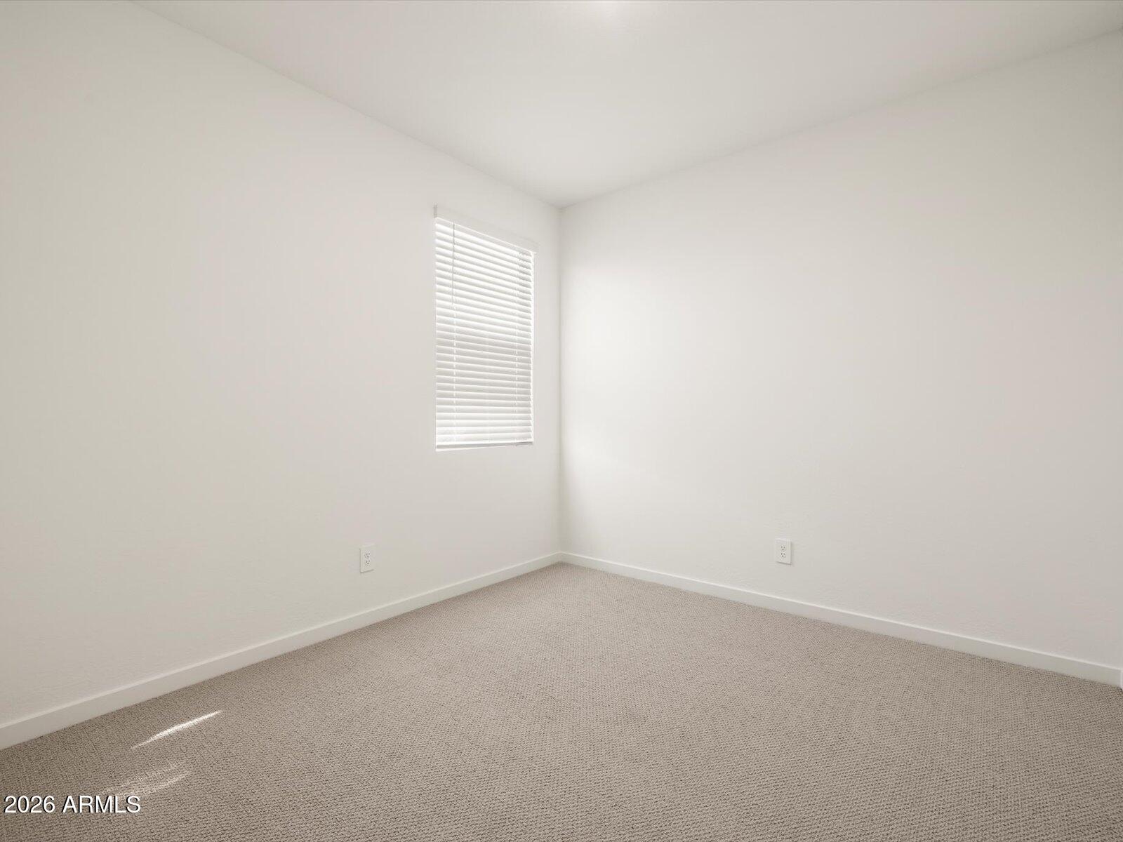 32992 N Vineyard Avenue