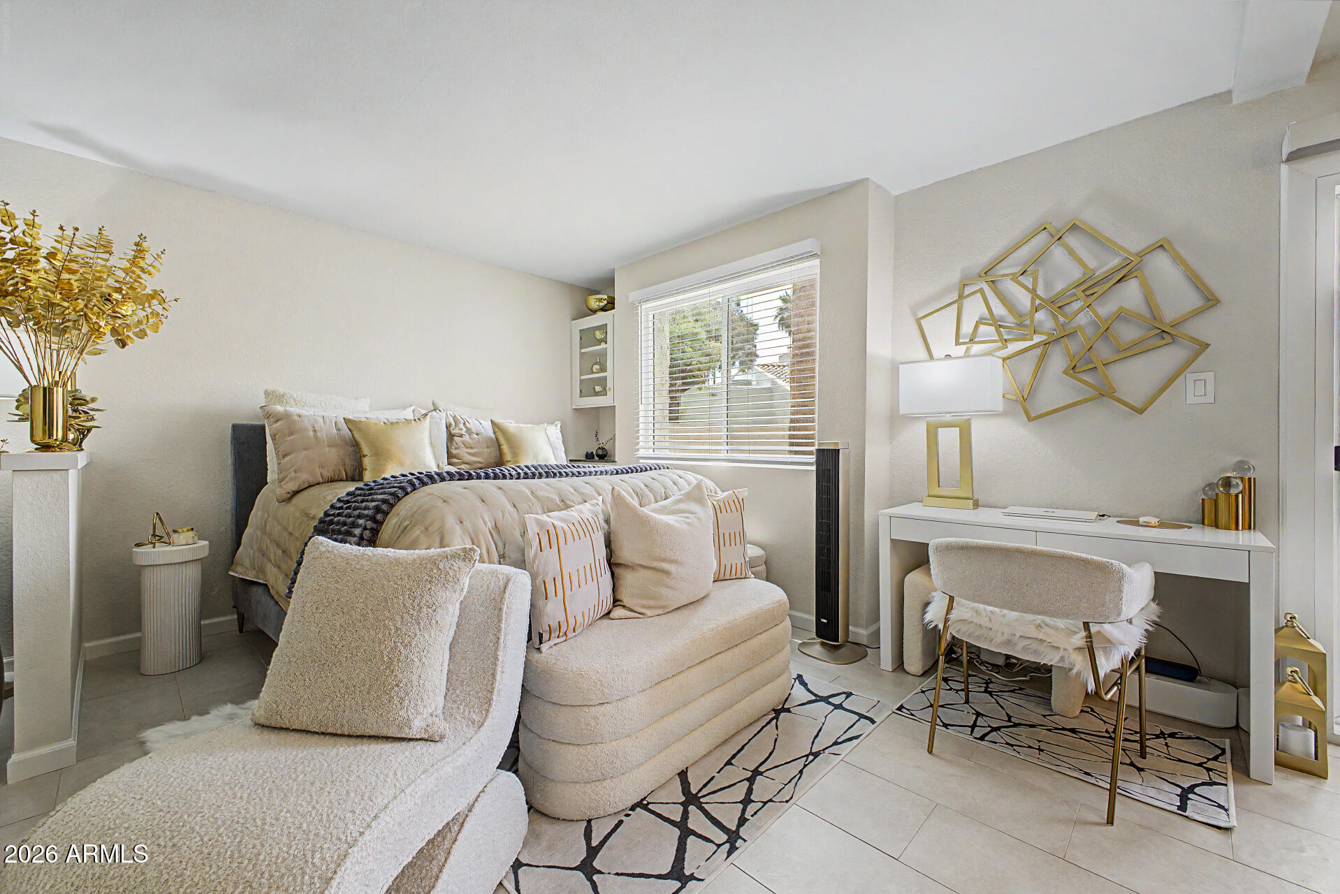 7350 N VIA PASEO DEL SUR -- R101