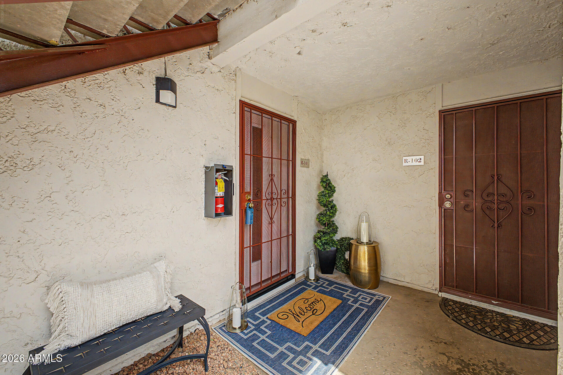 7350 N VIA PASEO DEL SUR -- R101