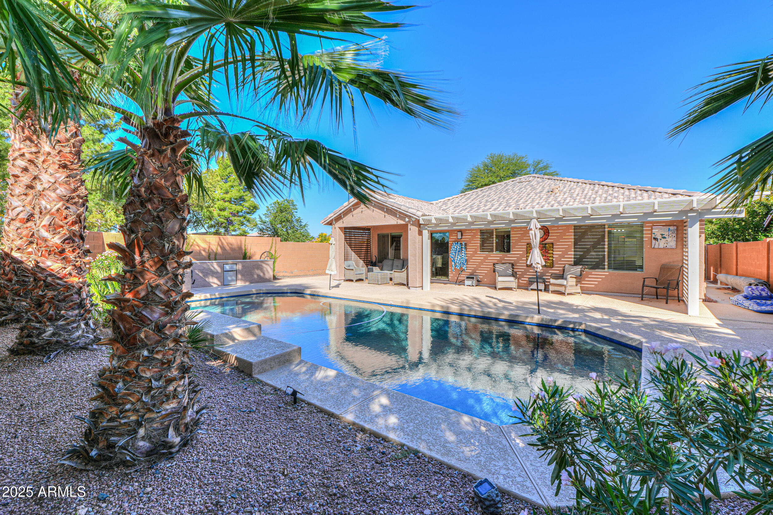 45713 W DUTCHMAN Drive