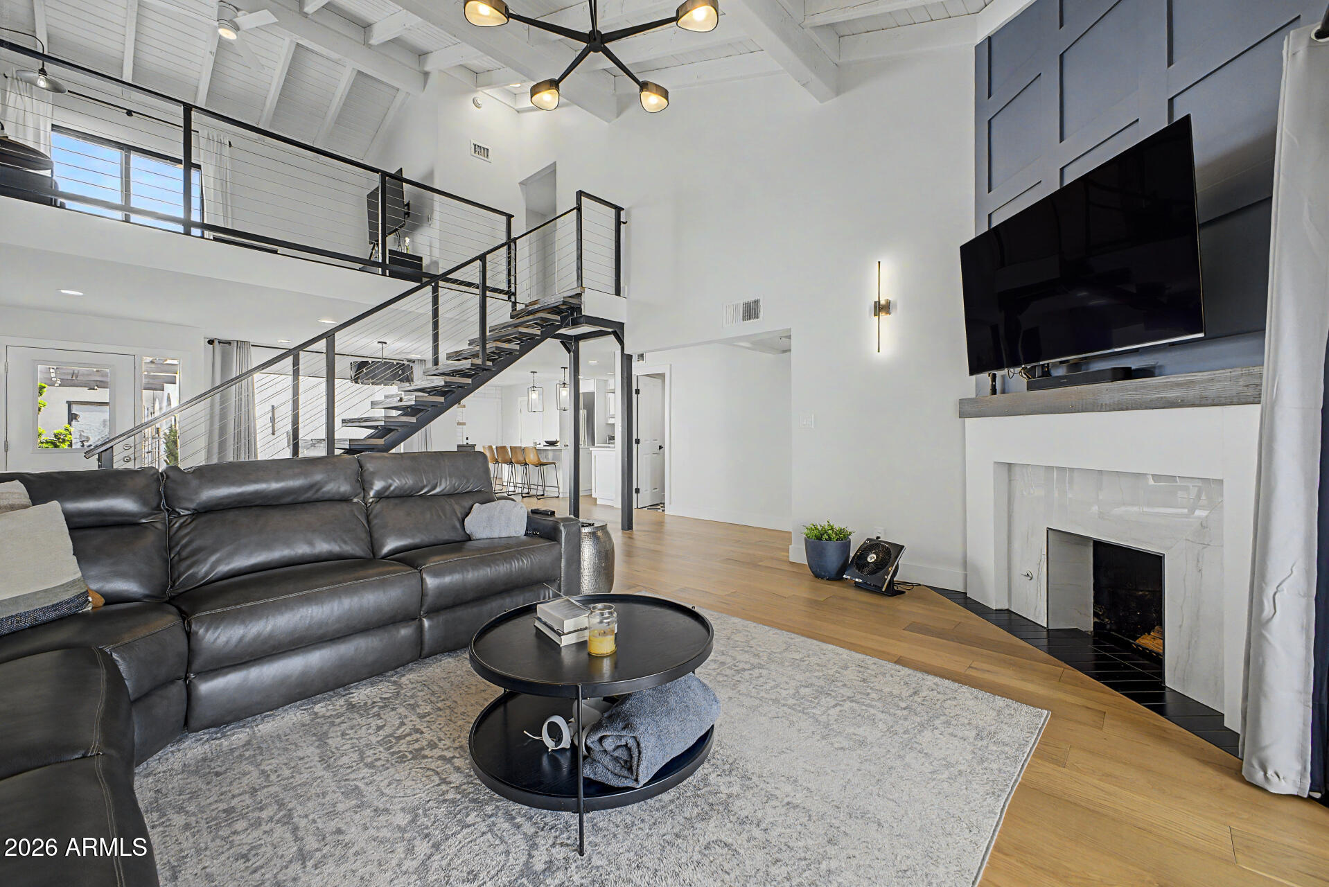 77 E MISSOURI Avenue 60