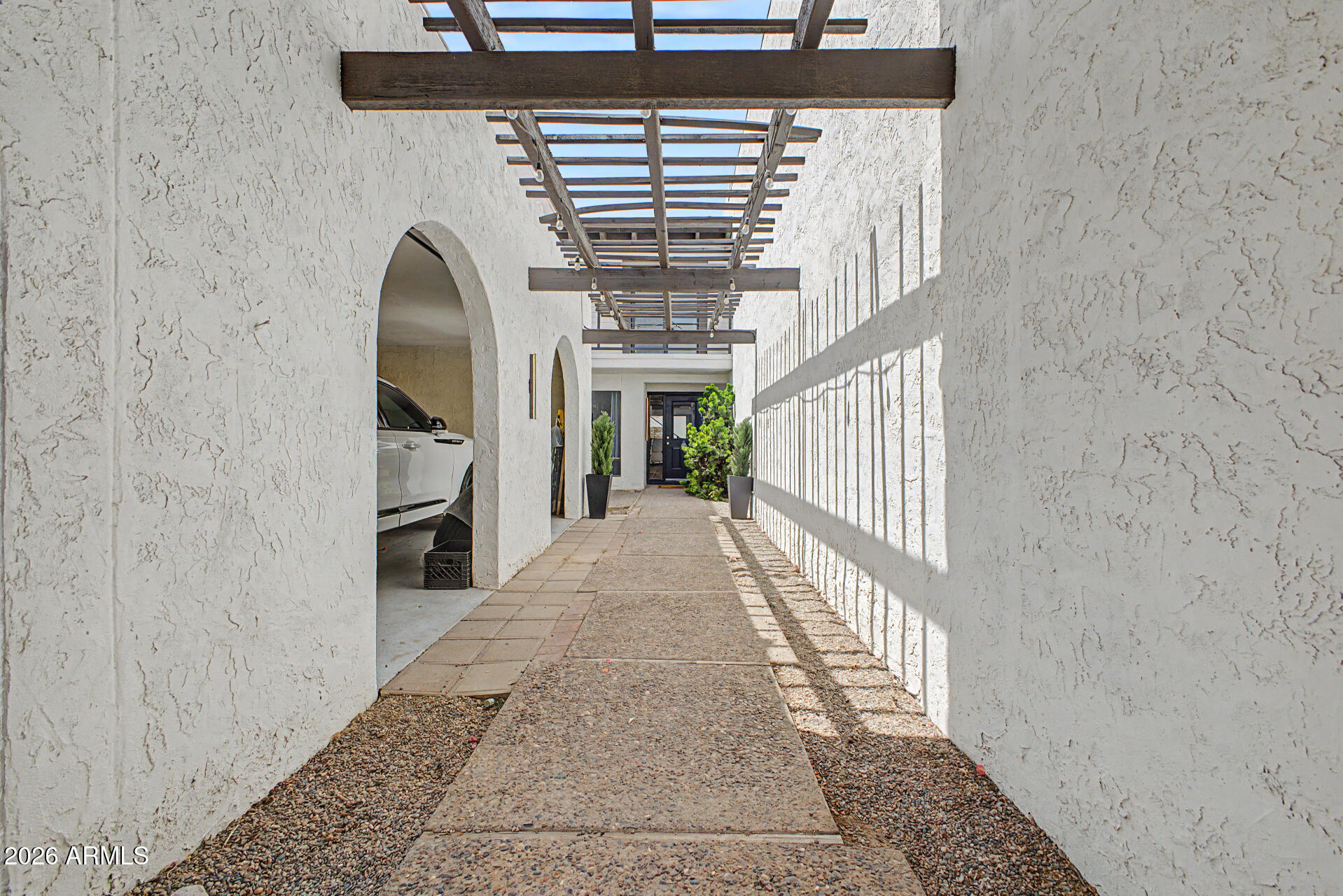 77 E MISSOURI Avenue 60