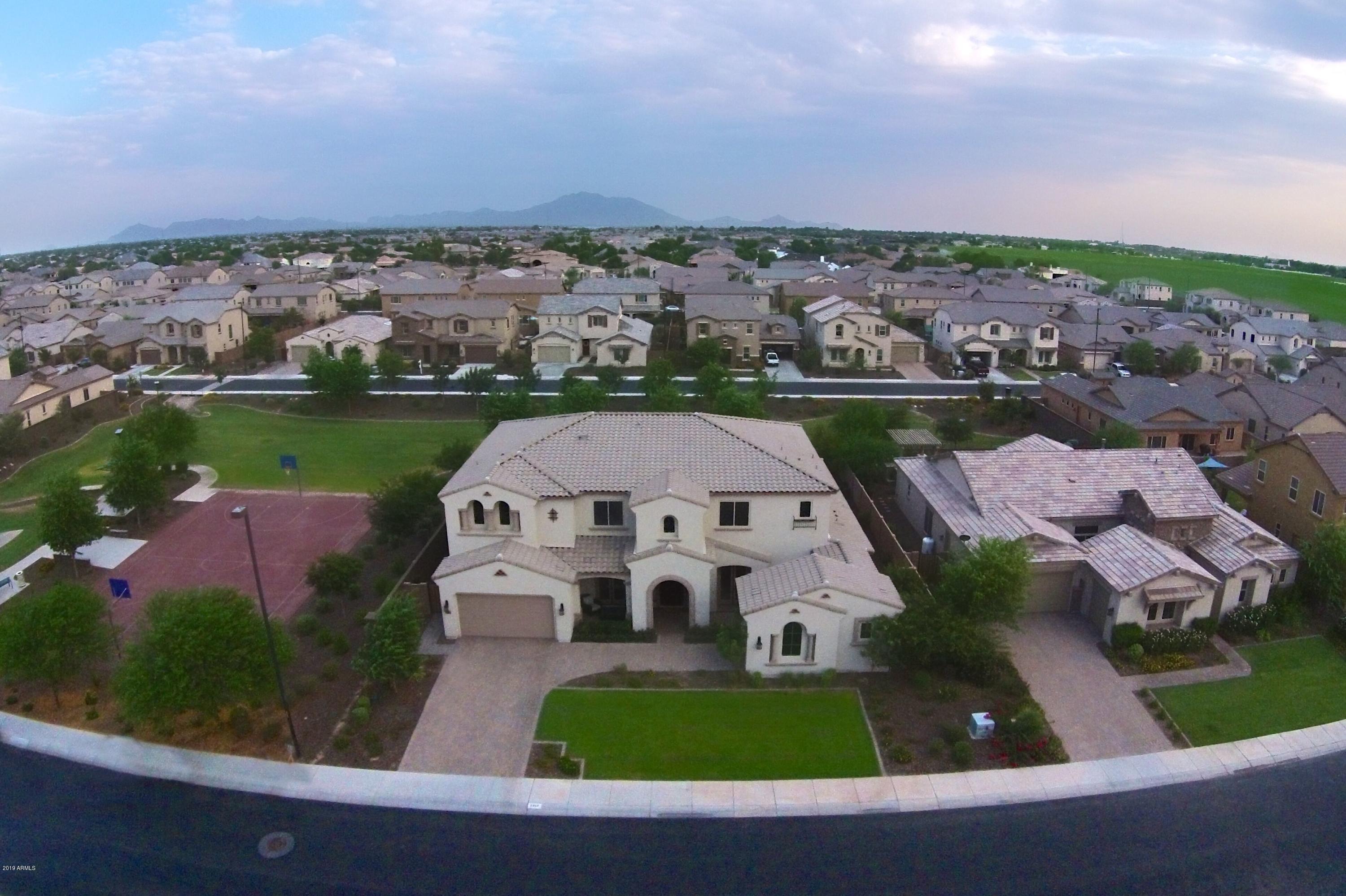 2907 E DERRINGER Way