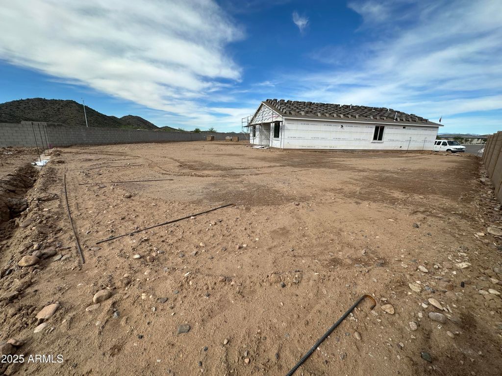 Photo of 7727 W Saddlehorn Road, Peoria, AZ 85383 (MLS # 6952198)