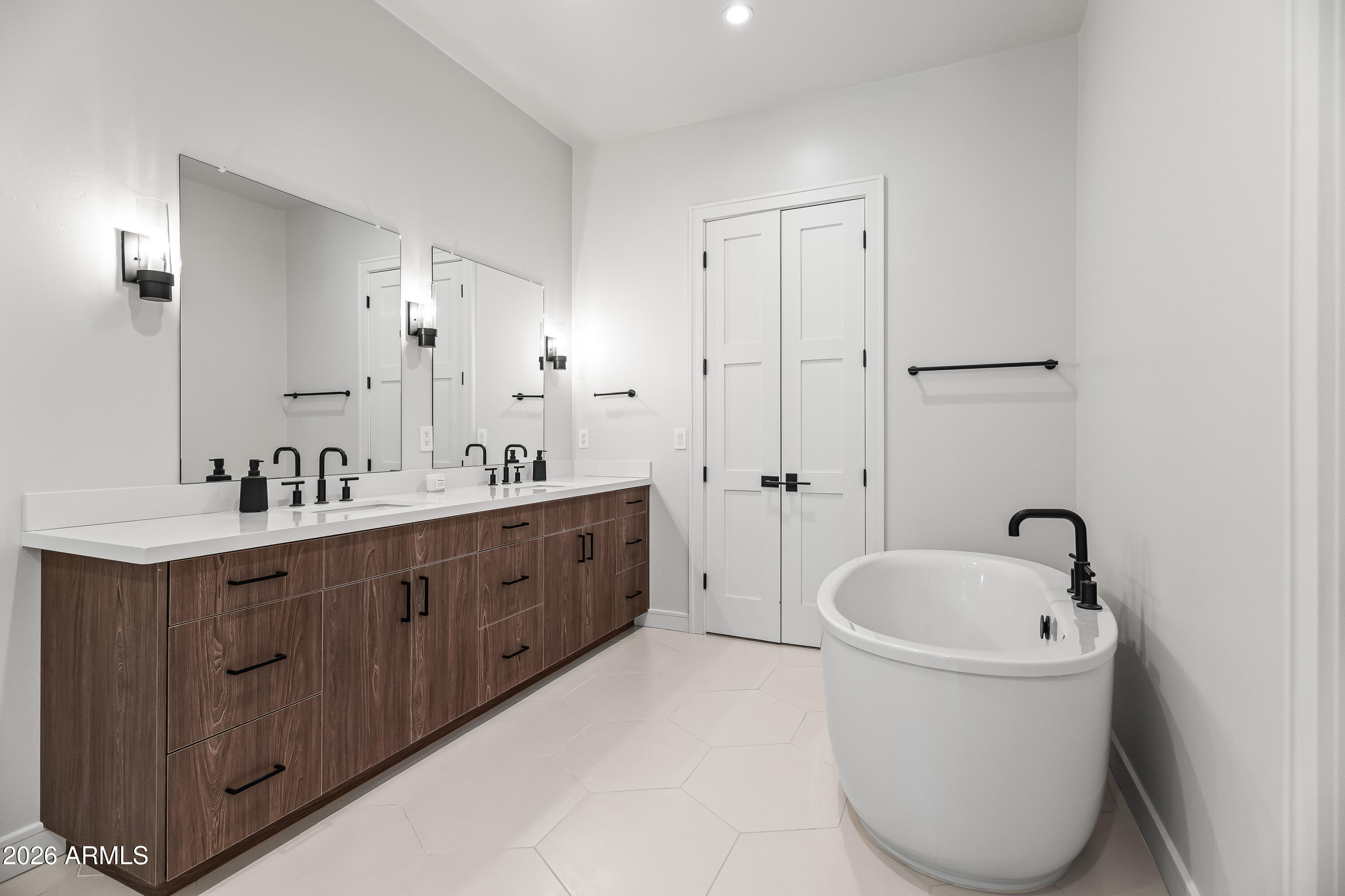 MOUNTAIN VISTA CONDOMINIUMS AT PINE CANYON - Residential