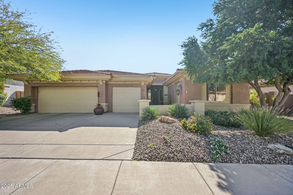 Photo of 41725 N Golf Crest Road, Anthem, AZ 85086 (MLS # 6946439)