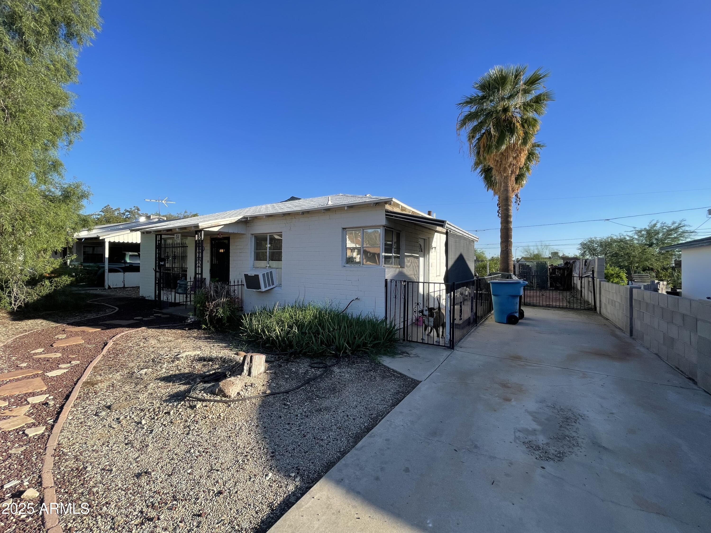 31 W SUNNYSLOPE Lane
