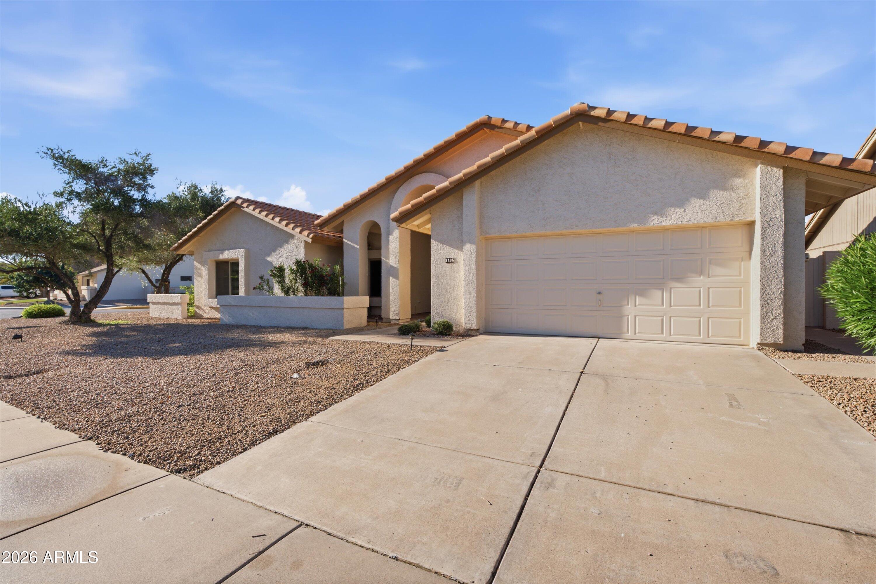 2405 W GREGG Drive