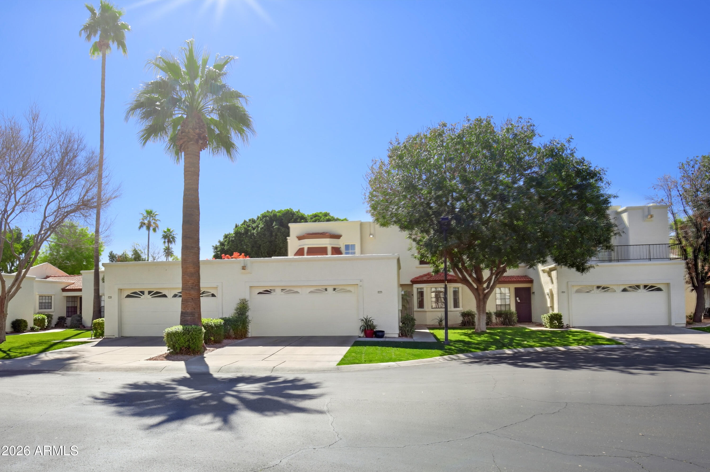 1861 E SUNBURST Lane