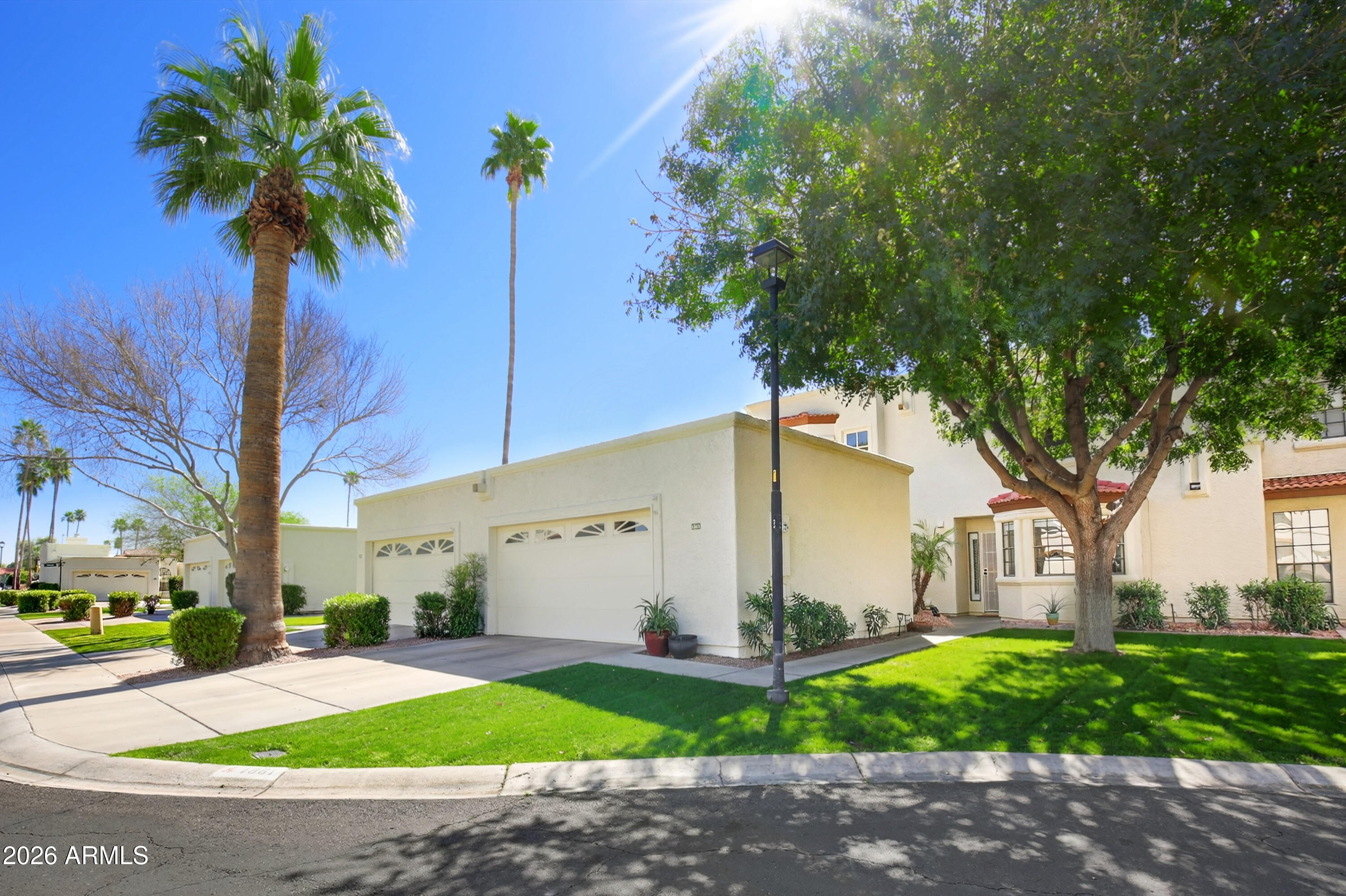 1861 E SUNBURST Lane