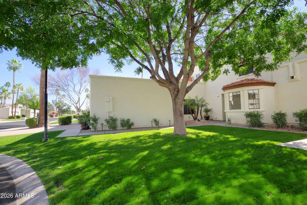 Photo of 1861 E Sunburst Lane, Tempe, AZ 85284 (MLS # 6995024)