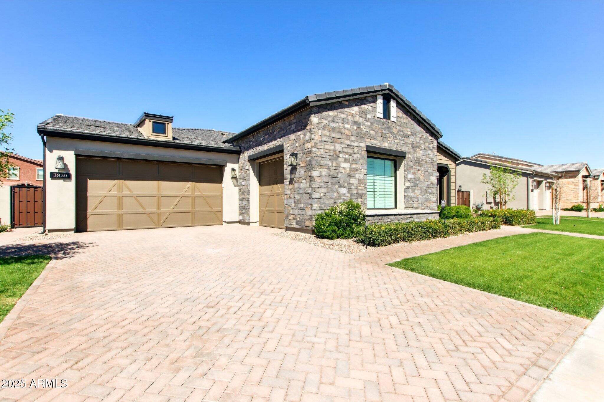 3856 E SAGEBRUSH Street