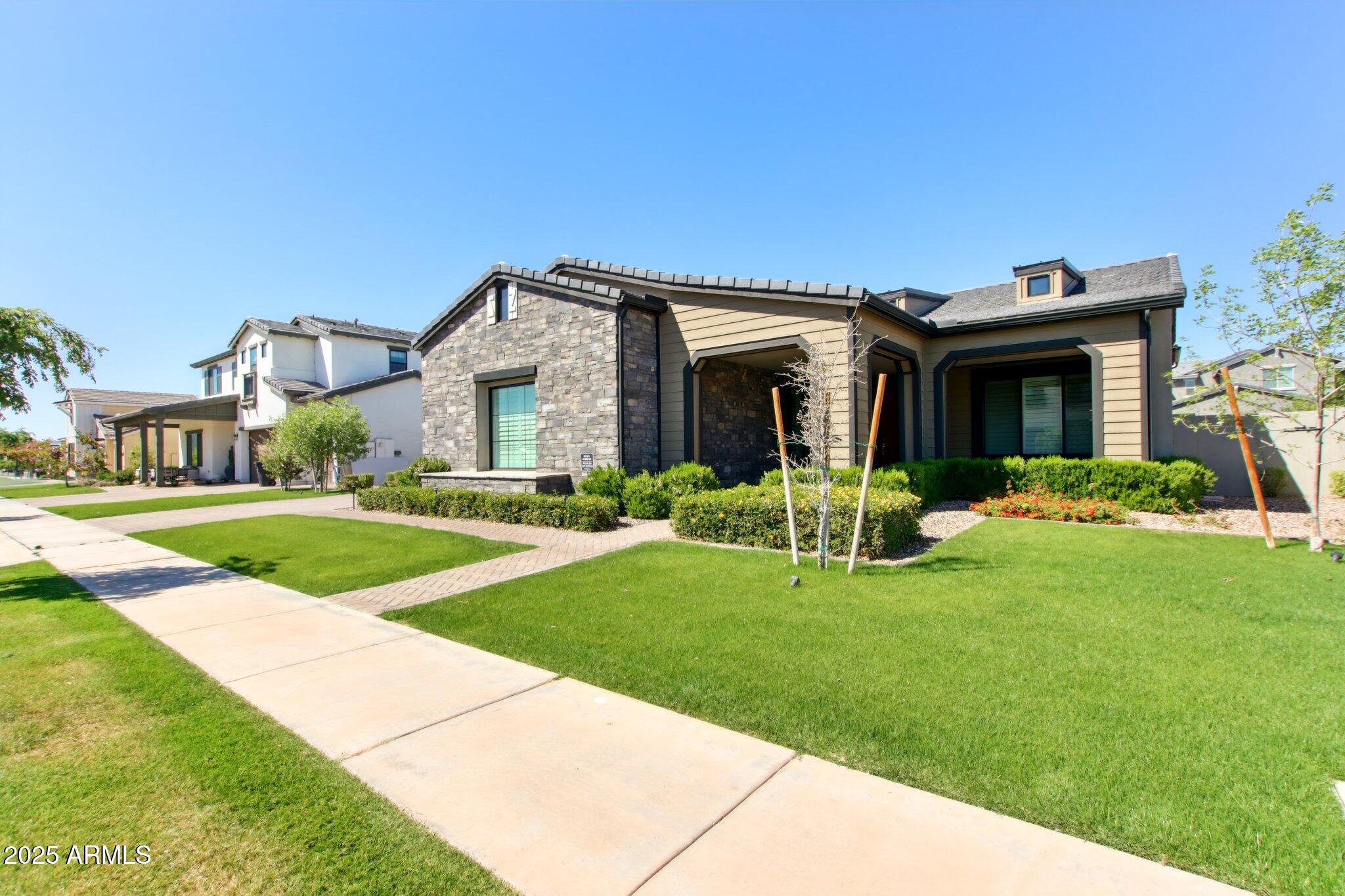 3856 E SAGEBRUSH Street