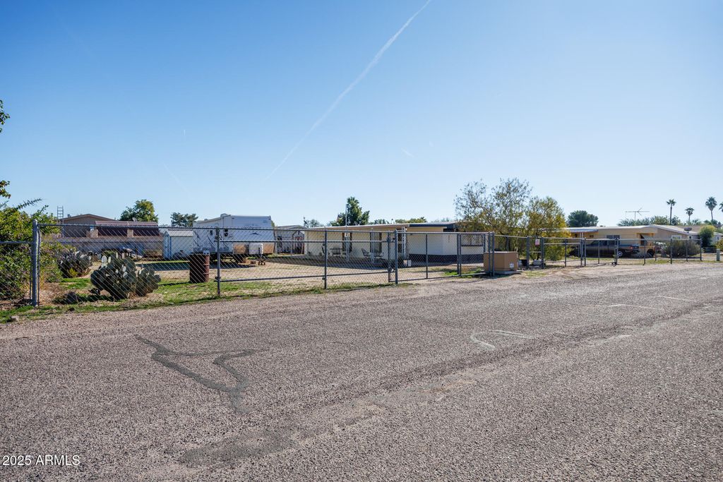 Photo of 10771 N Kit Carson Drive, Casa Grande, AZ 85122 (MLS # 6953827)