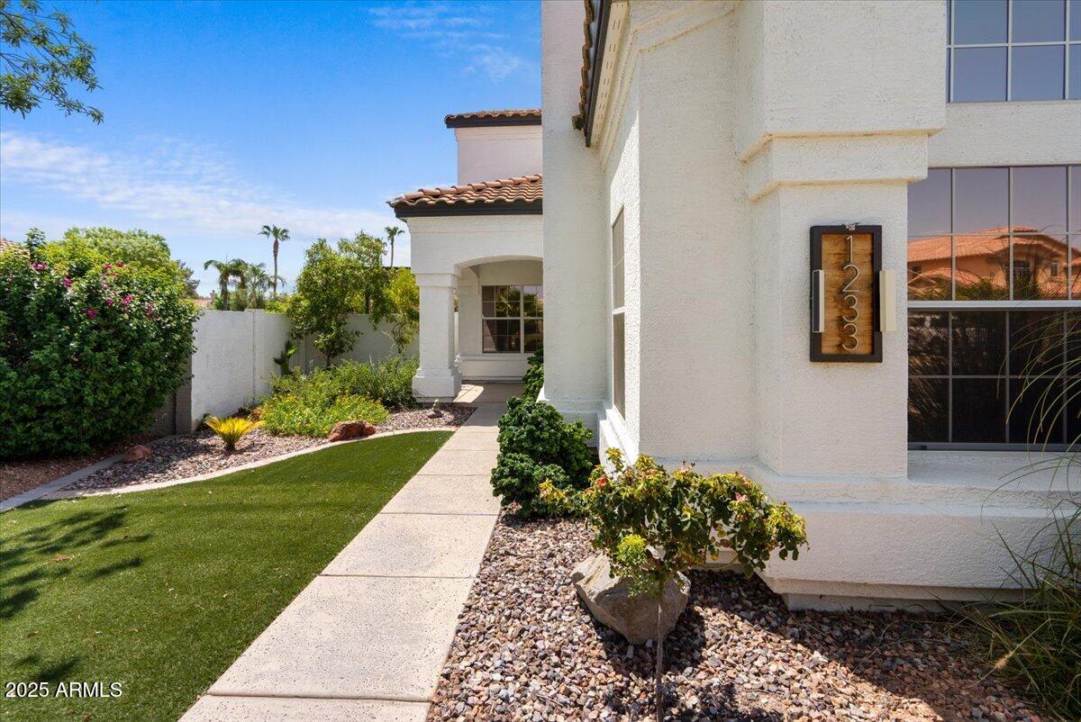 1233 E AZURE SEA Lane