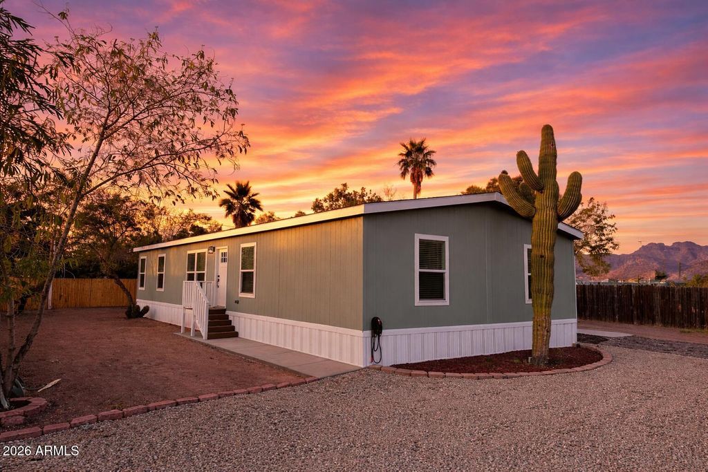 Photo of 2908 W 12th Place, Apache Junction, AZ 85120 (MLS # 6998899)
