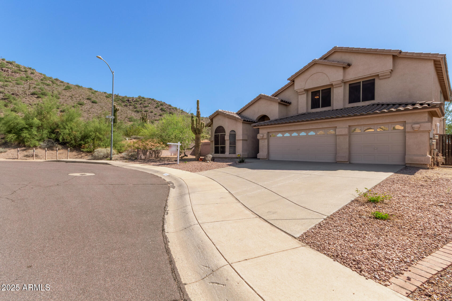 1741 E ROSS Avenue E