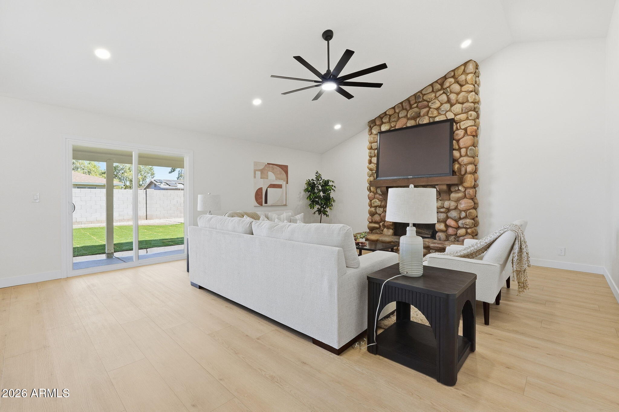 2452 E Juanita Avenue