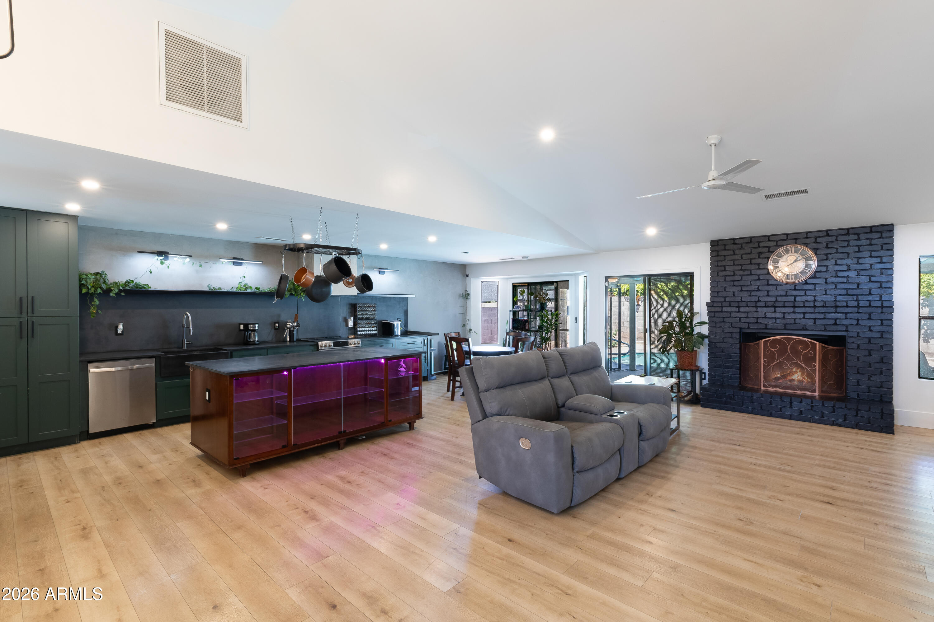 3752 E EMERALD Avenue