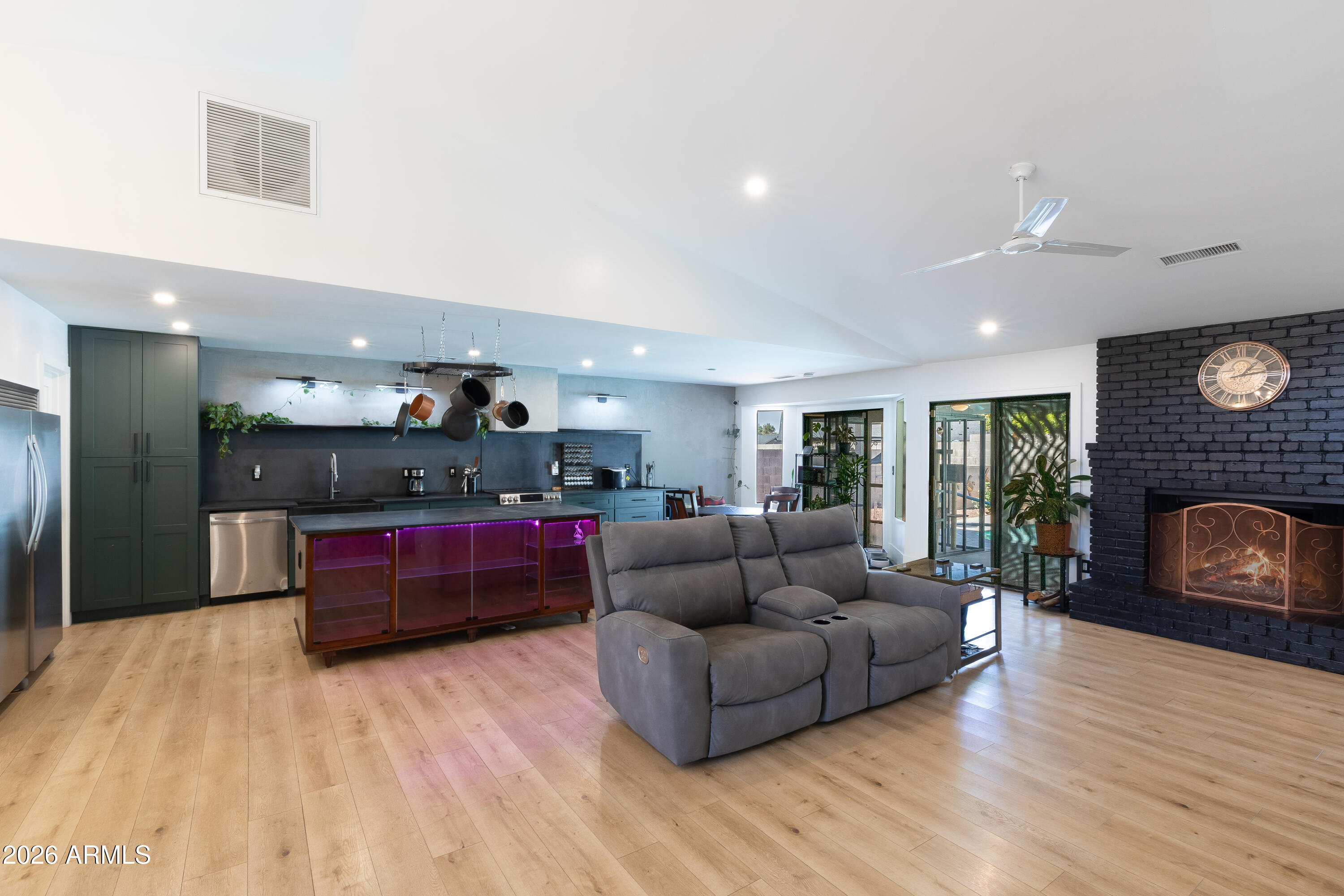 3752 E EMERALD Avenue