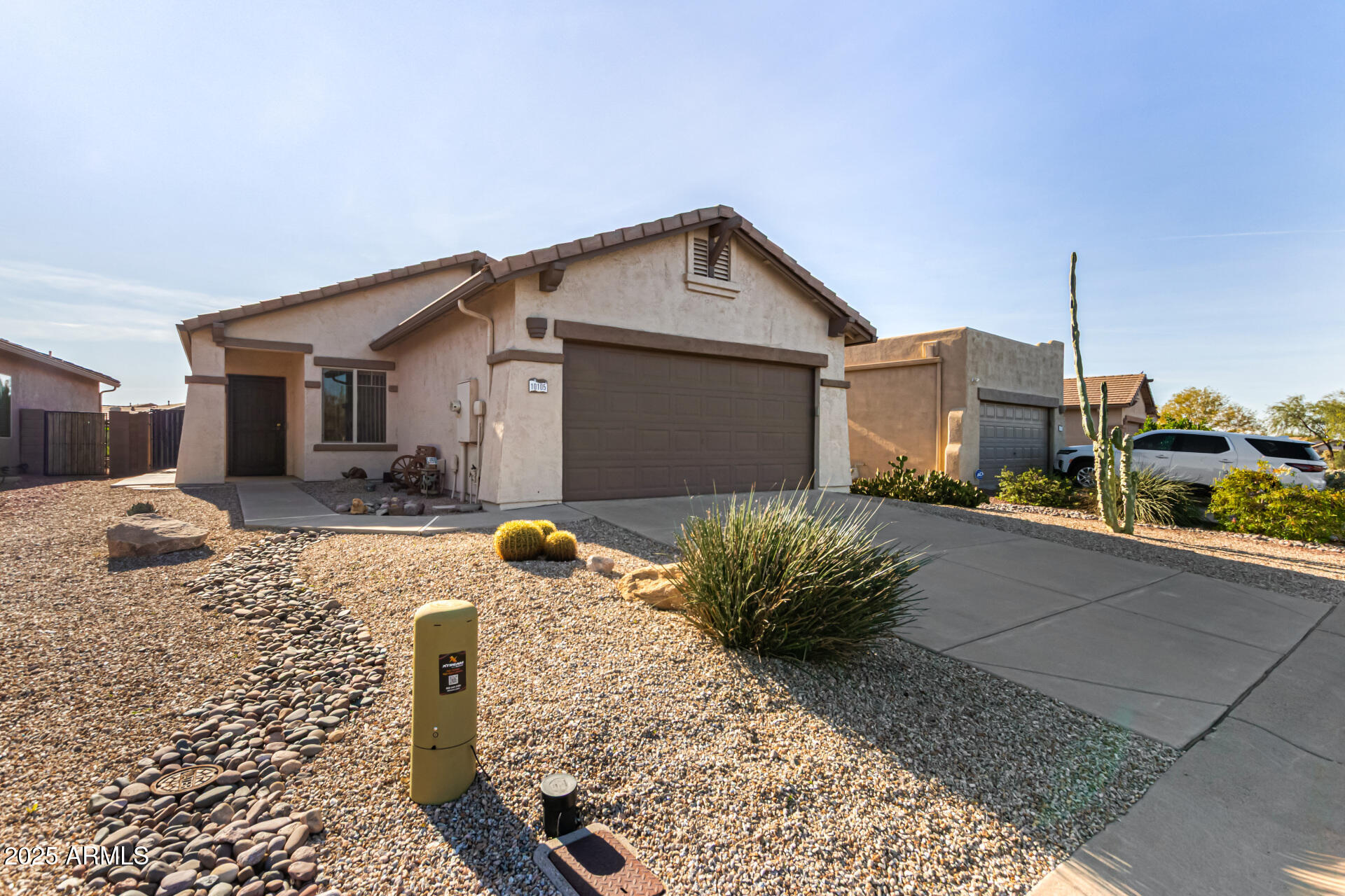 10105 E MEANDERING TRAIL Lane