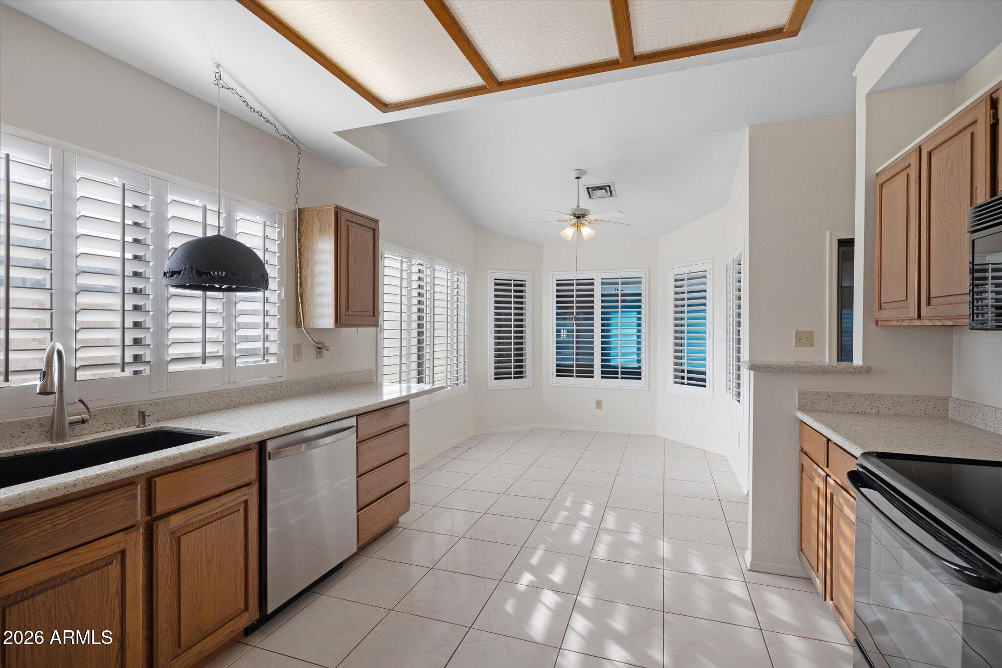 5403 E GREENWAY Street