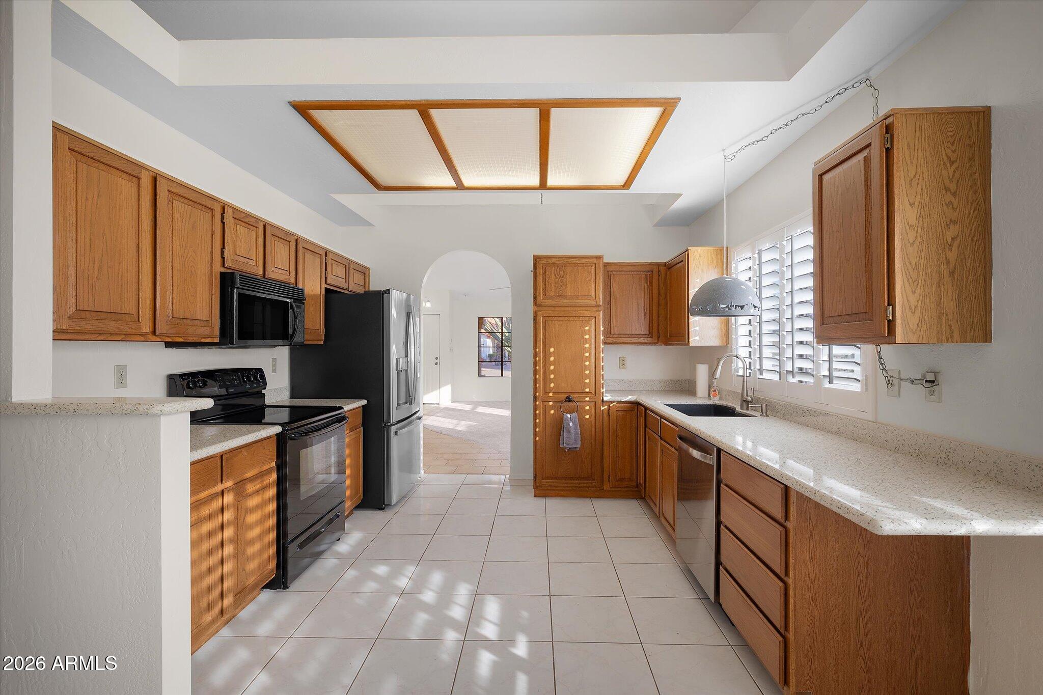 5403 E GREENWAY Street