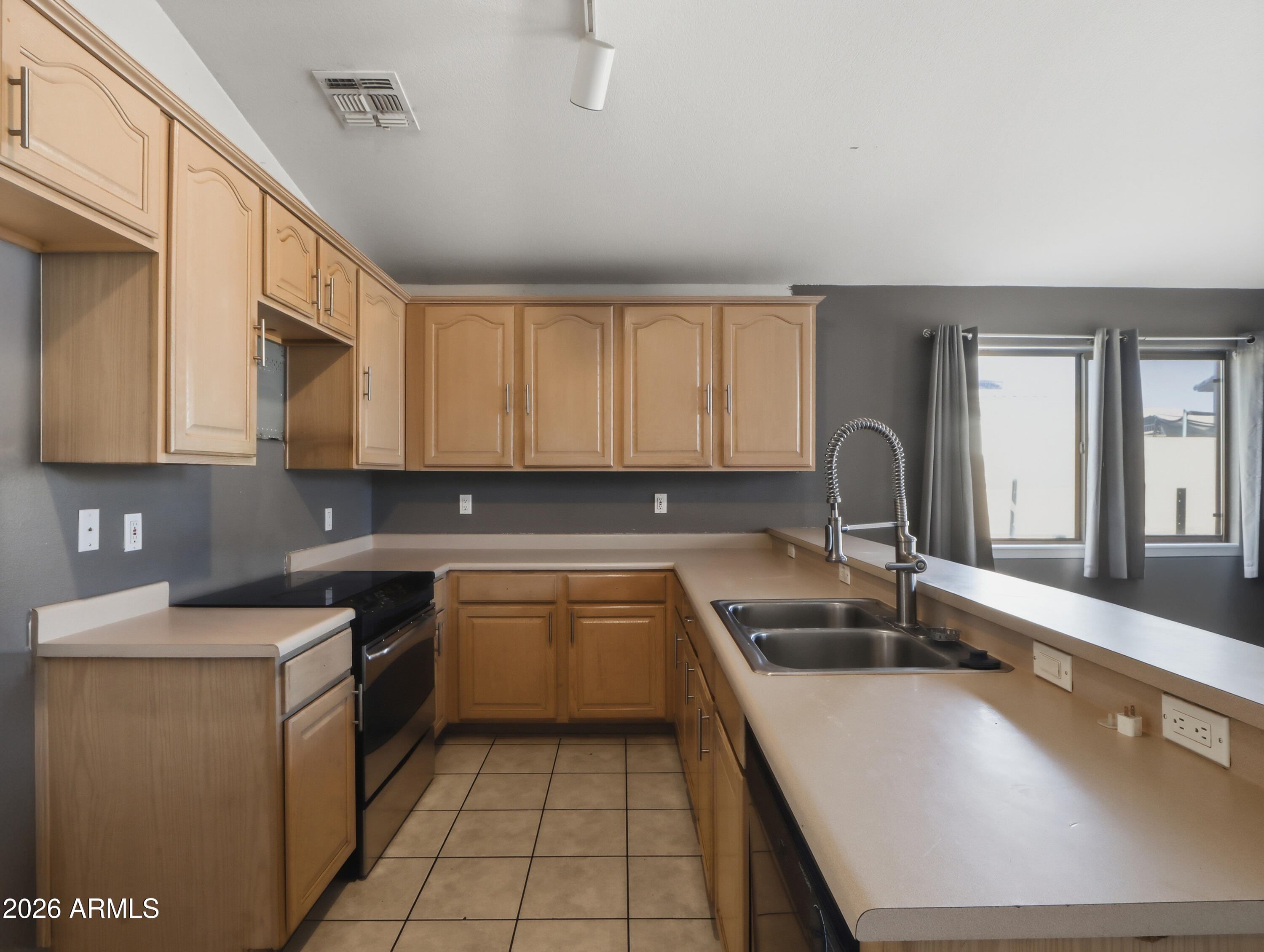 7815 W SOLANO Drive N