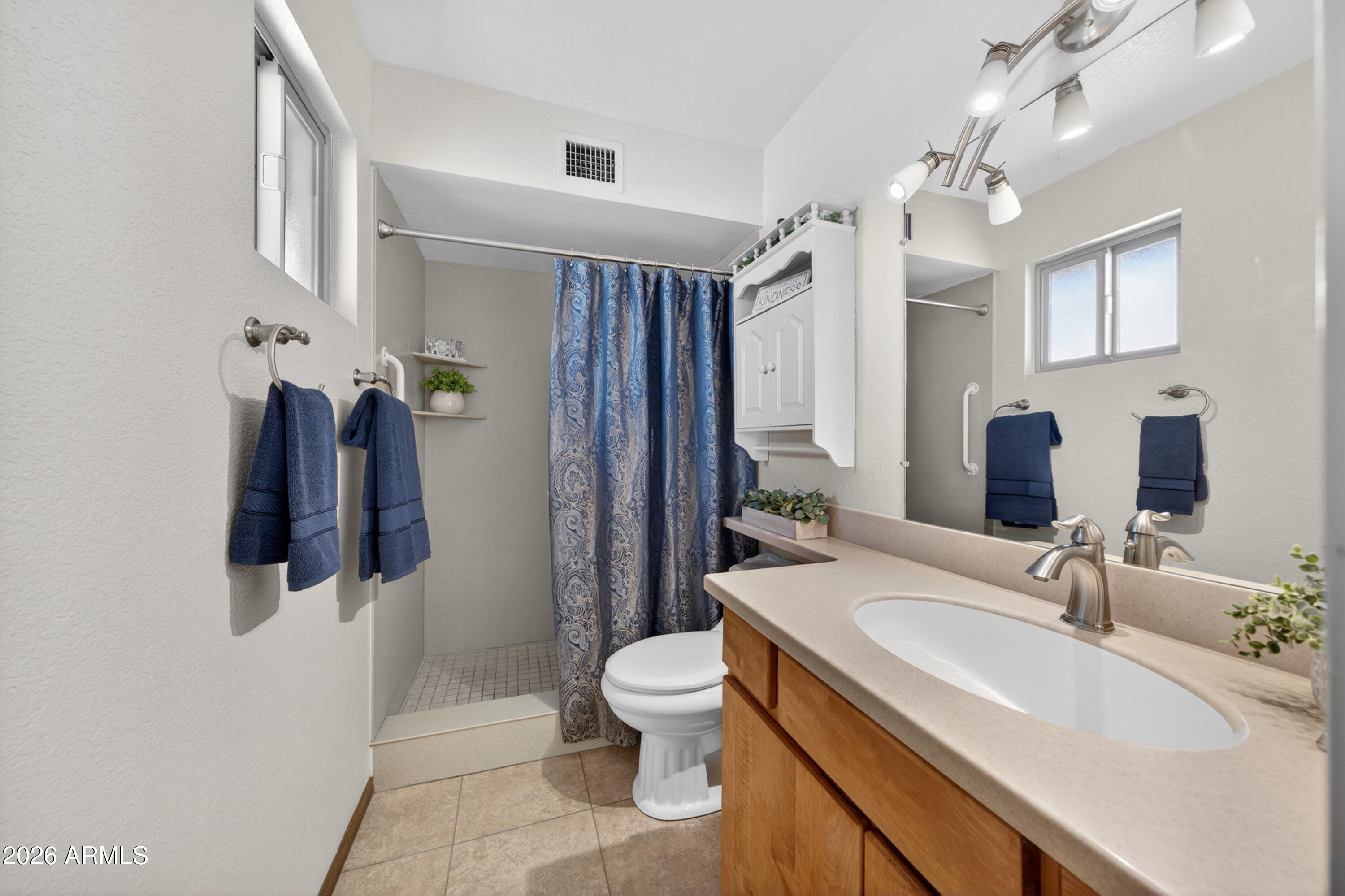 VISTA VILLAGE 5 - Residential