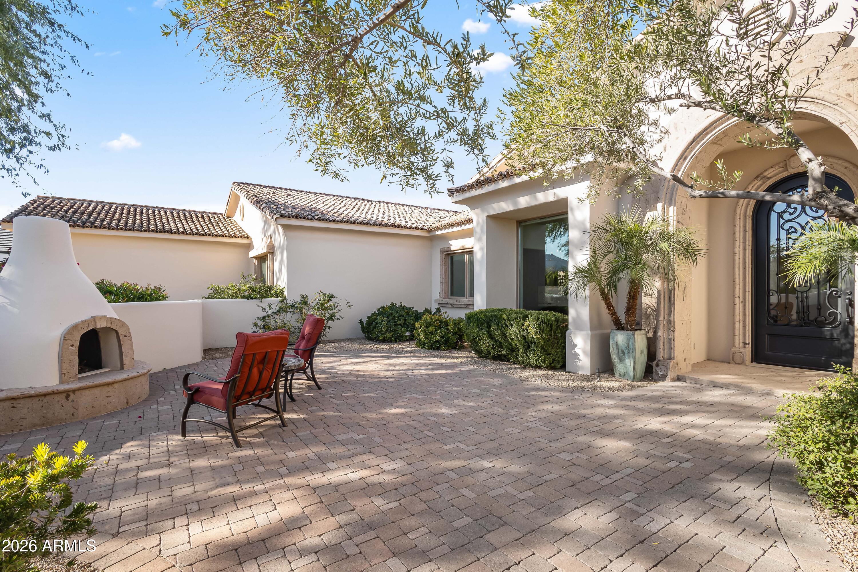 6908 E HUMMINGBIRD Lane