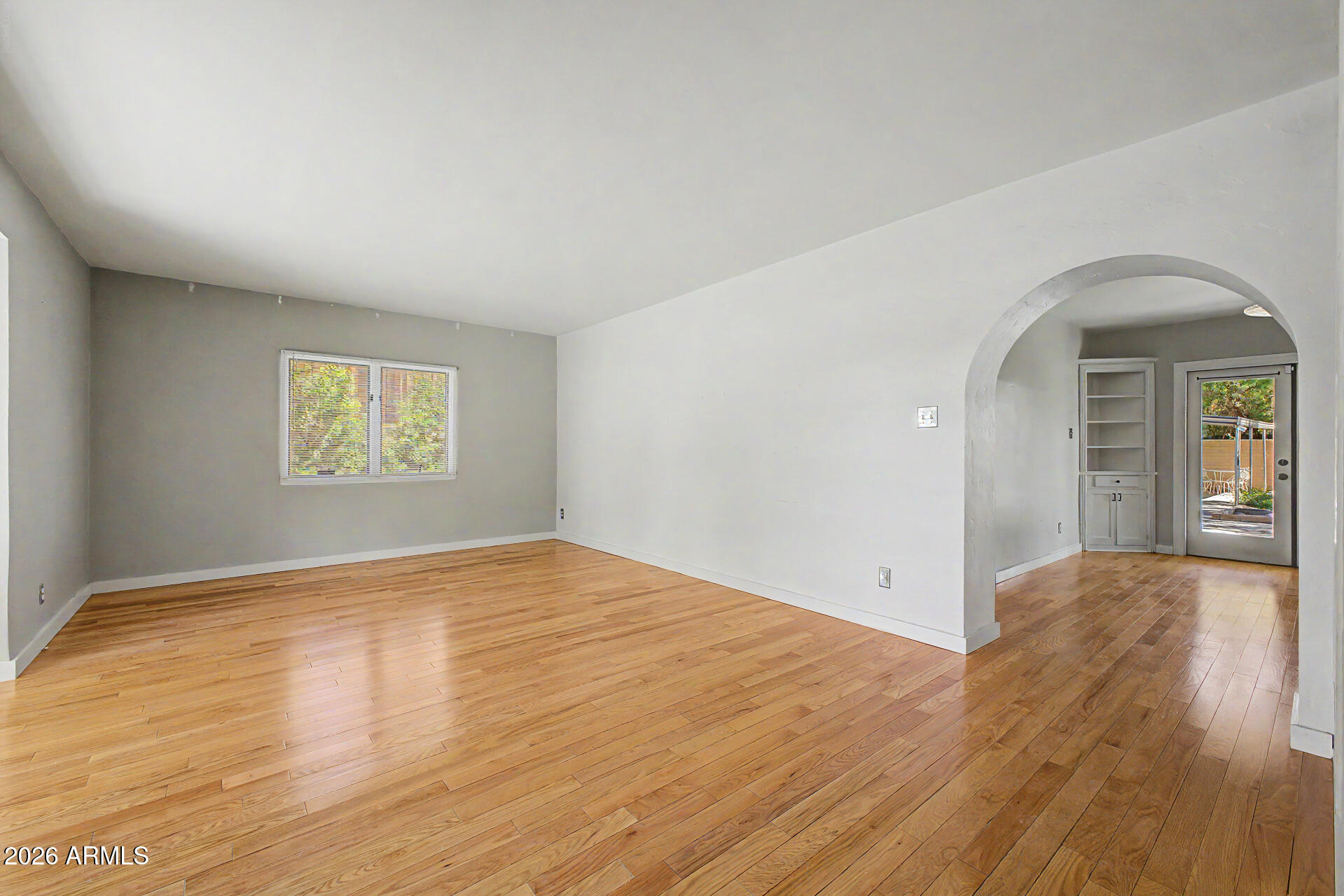 515 W CAMPBELL Avenue