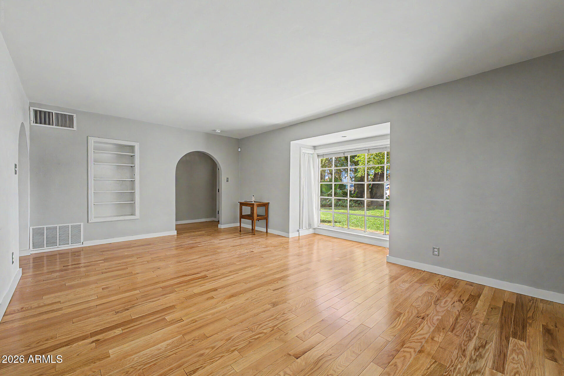 515 W CAMPBELL Avenue