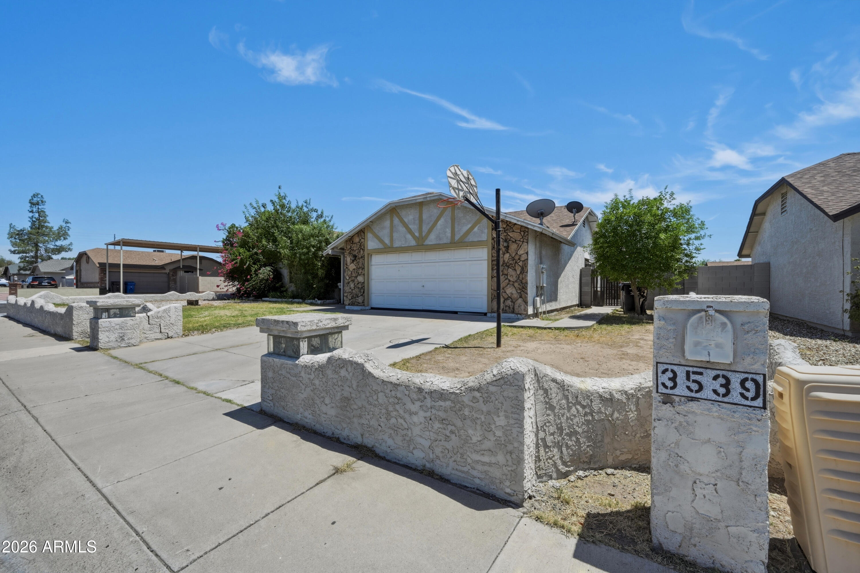3539 W JOAN DE ARC Avenue
