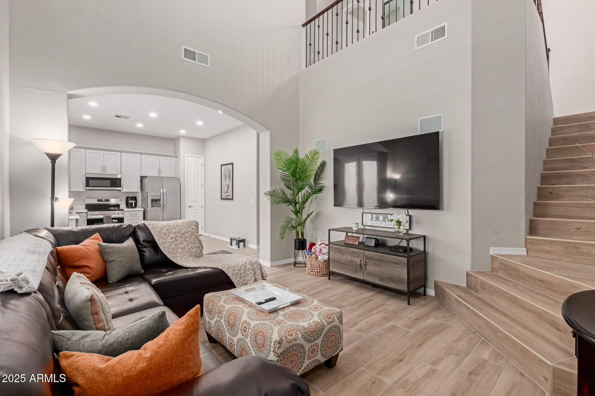 1367 S COUNTRY CLUB Drive 1039