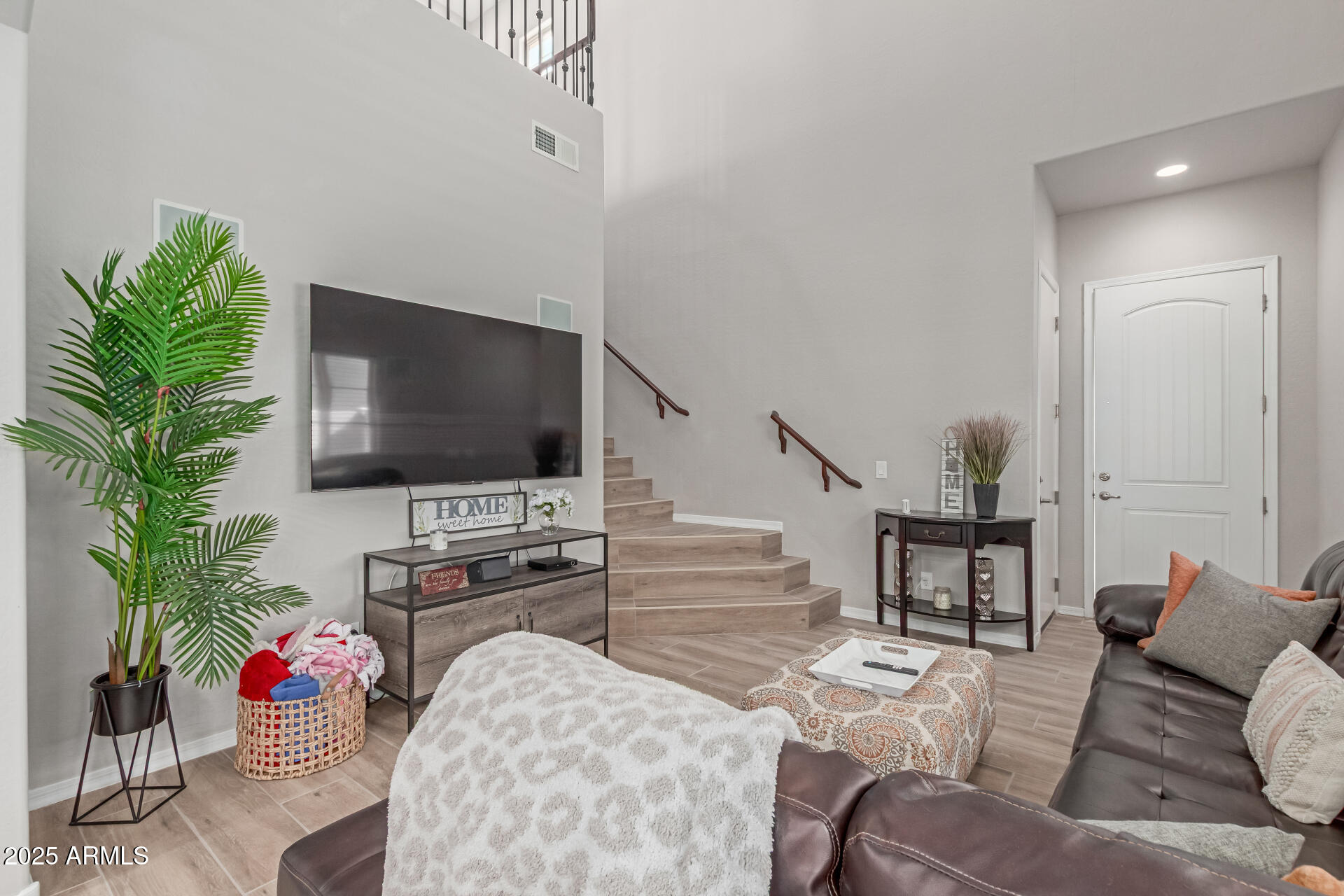 1367 S COUNTRY CLUB Drive 1039