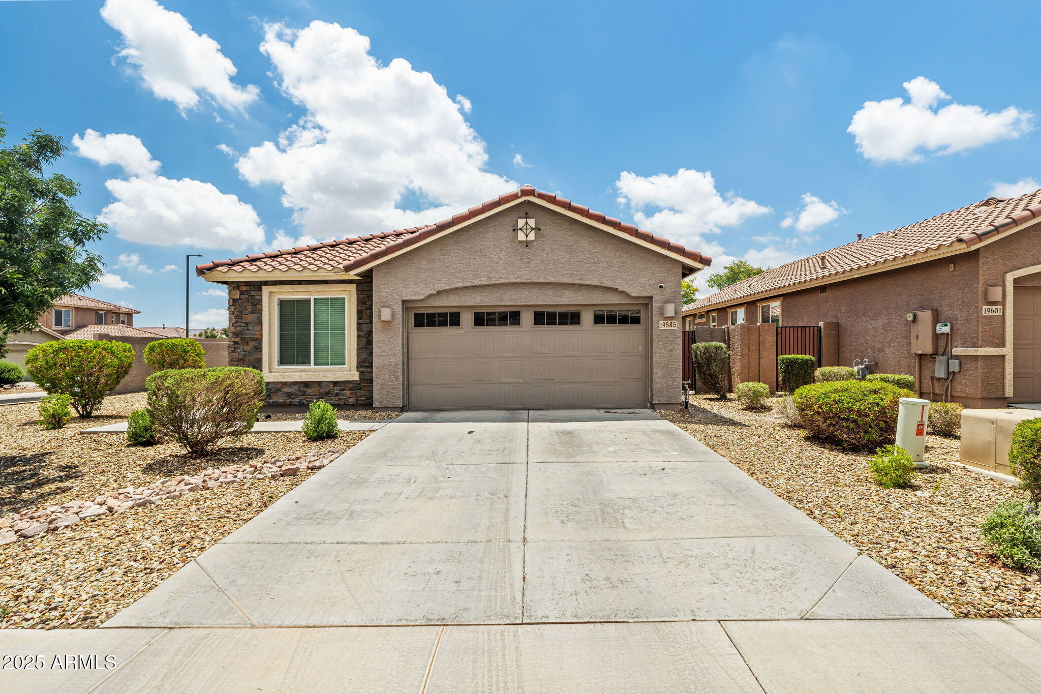 19585 W WASHINGTON Street