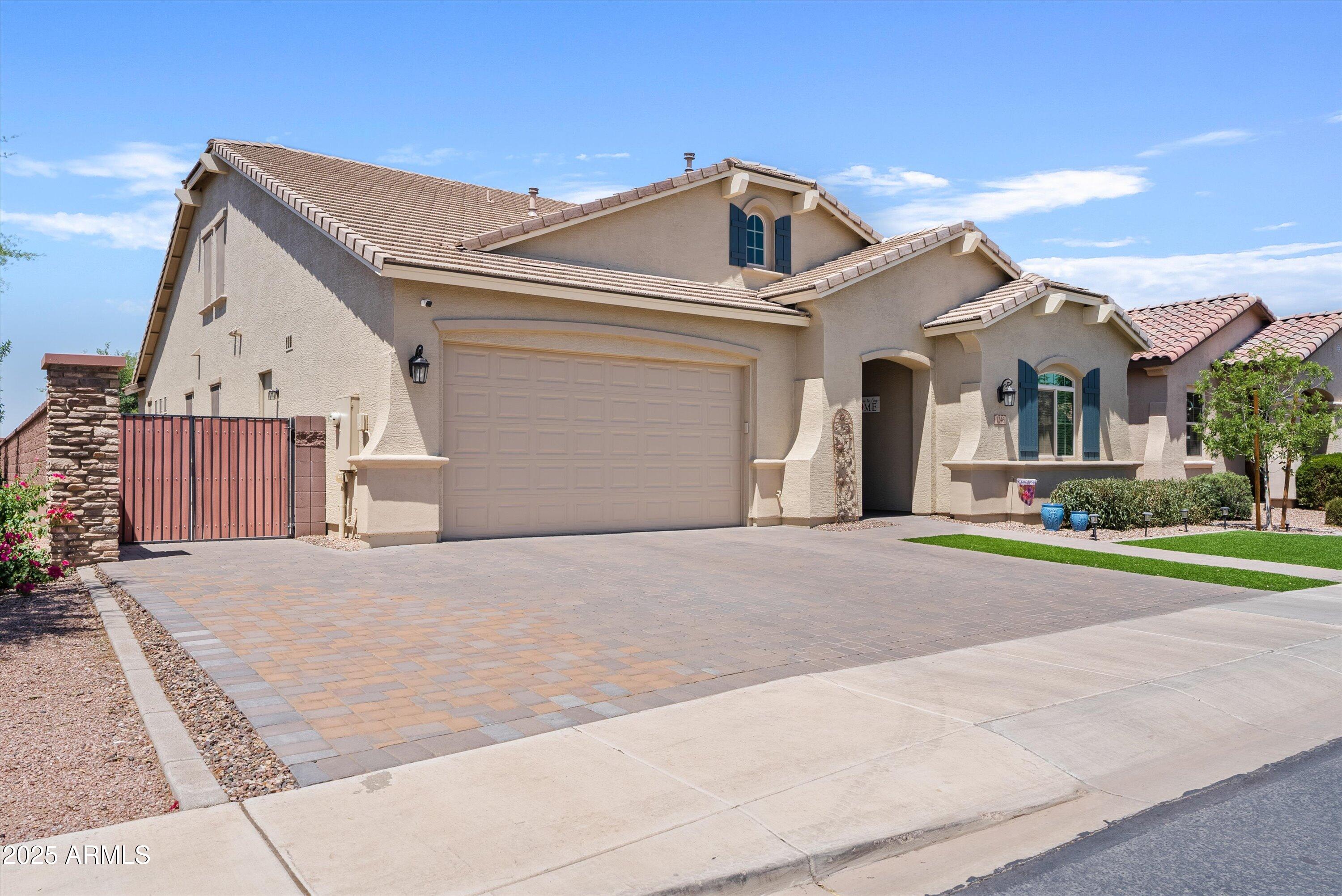 1246 W SPINE TREE Avenue