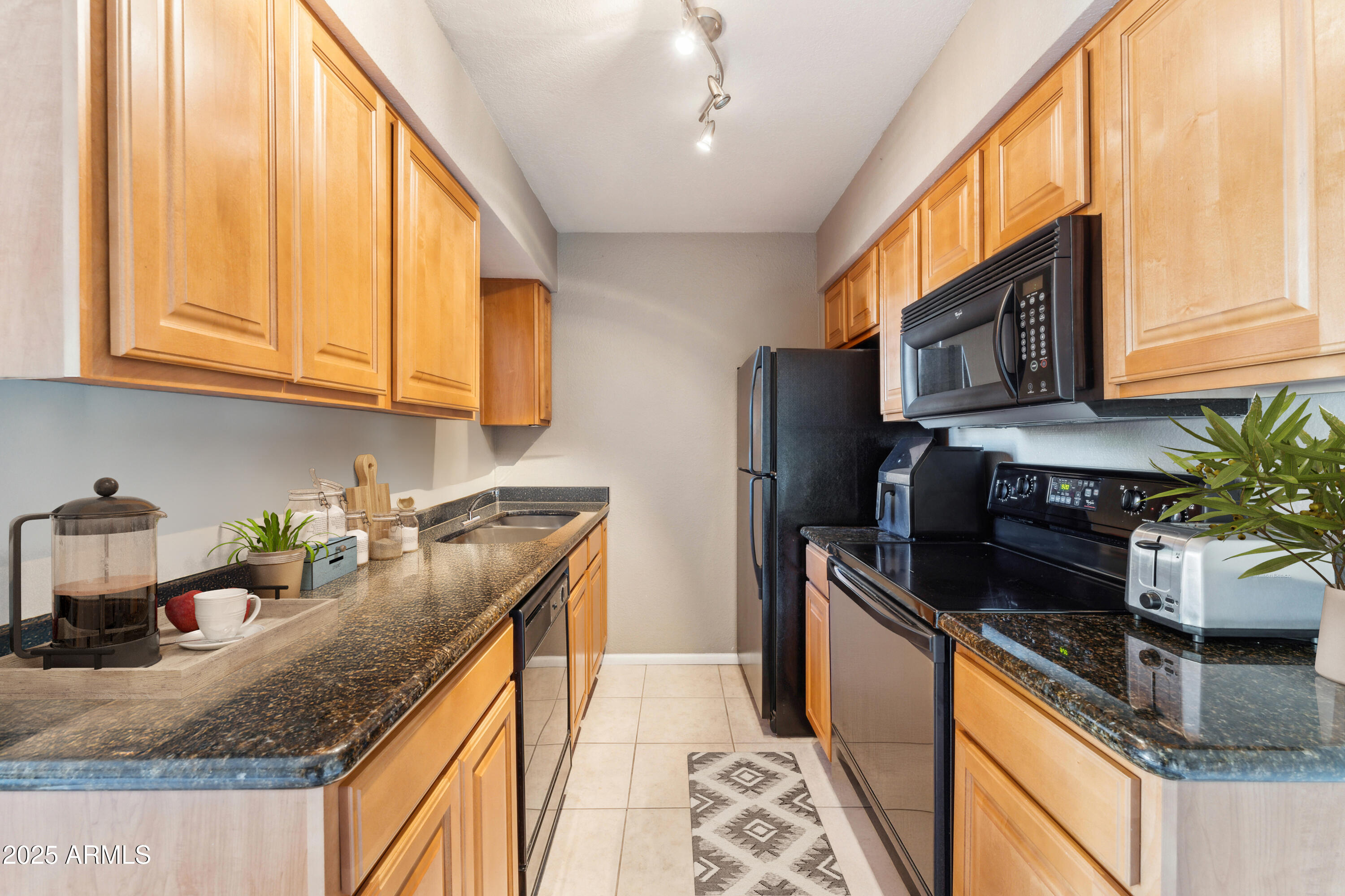 5877 N GRANITE REEF Road 1137