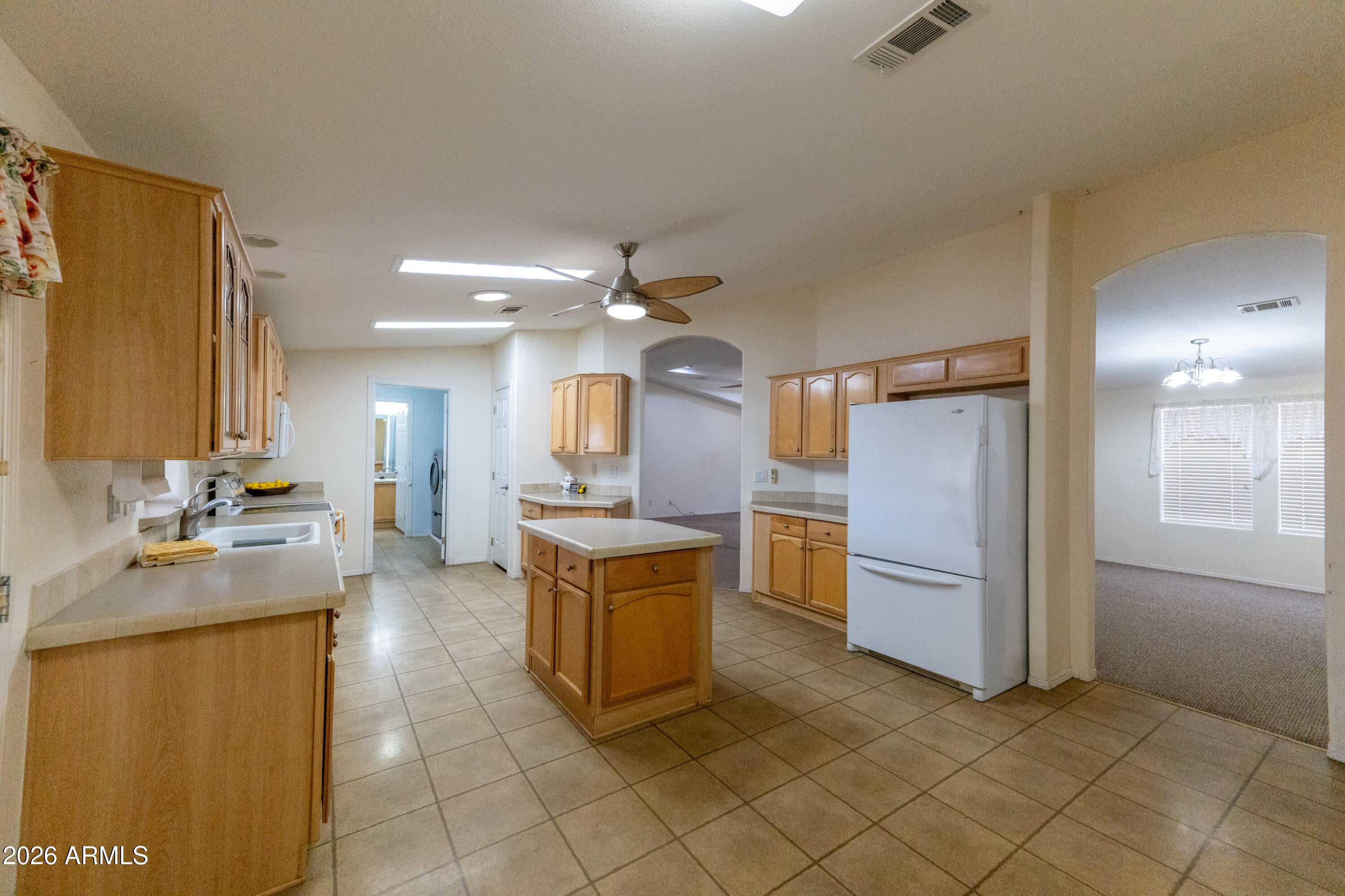 10037 E TWIN SPURS Lane