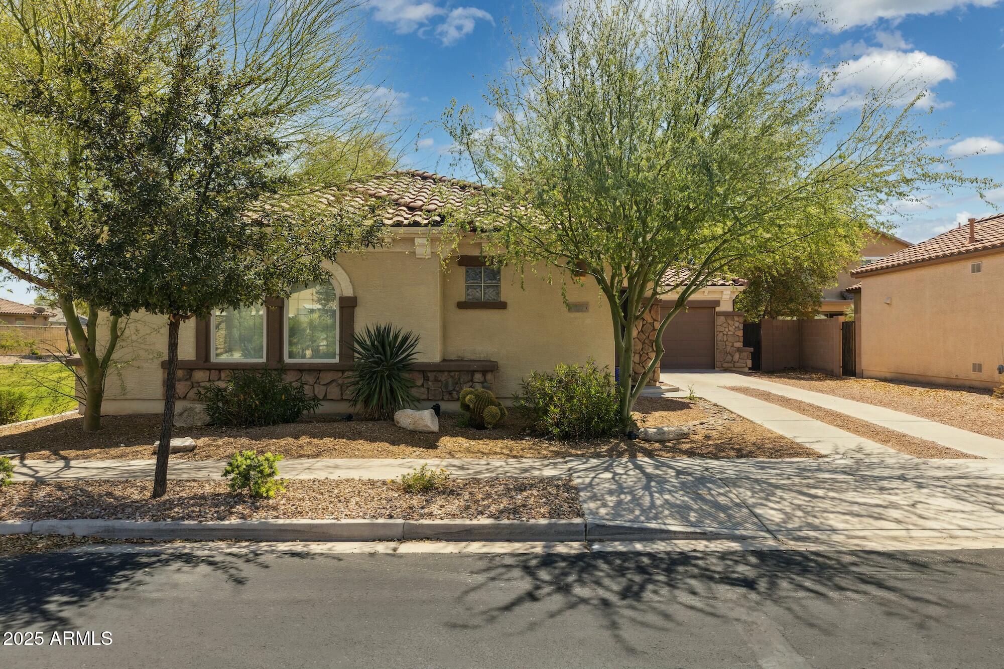 897 E CHERRY HILLS Drive