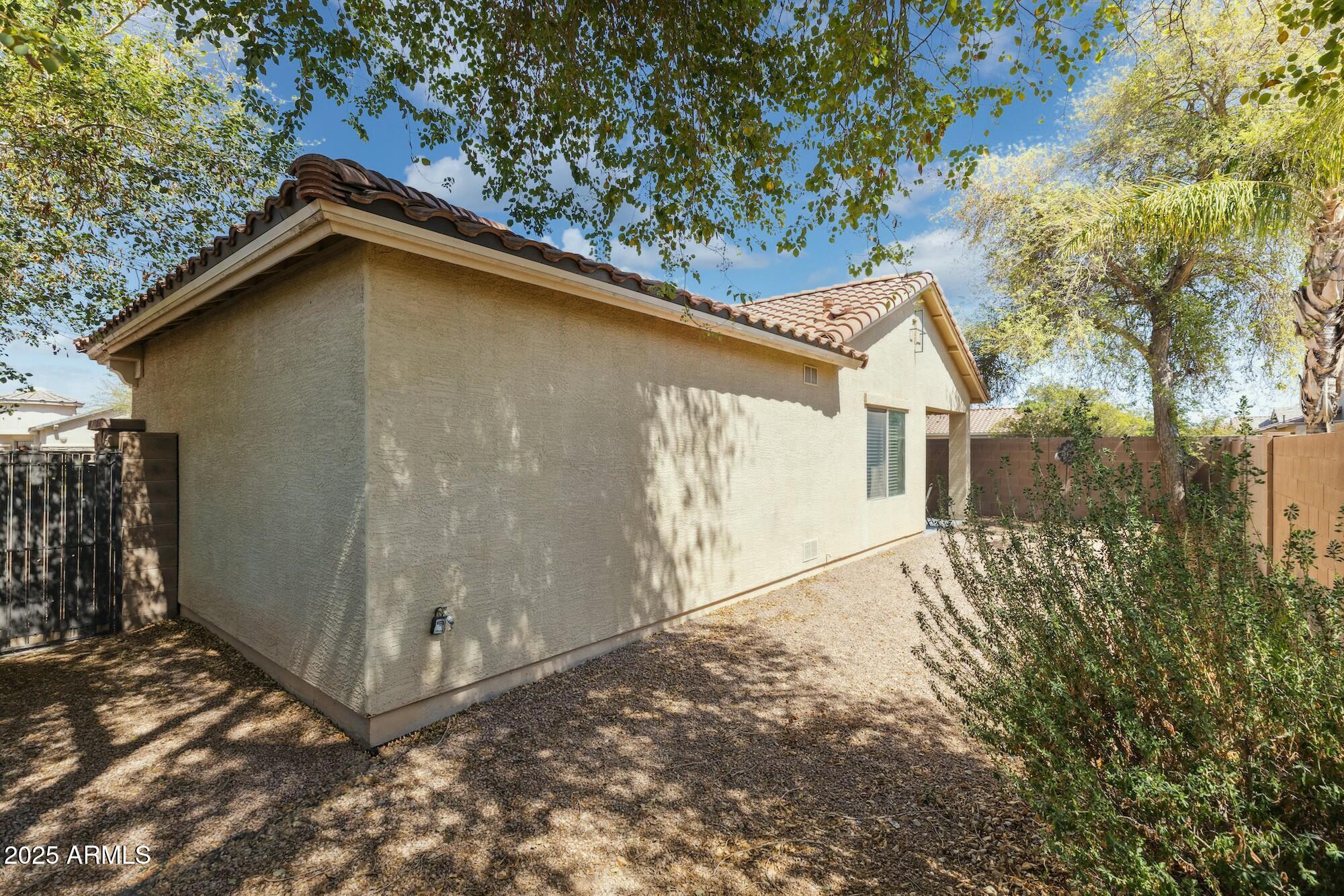 897 E CHERRY HILLS Drive
