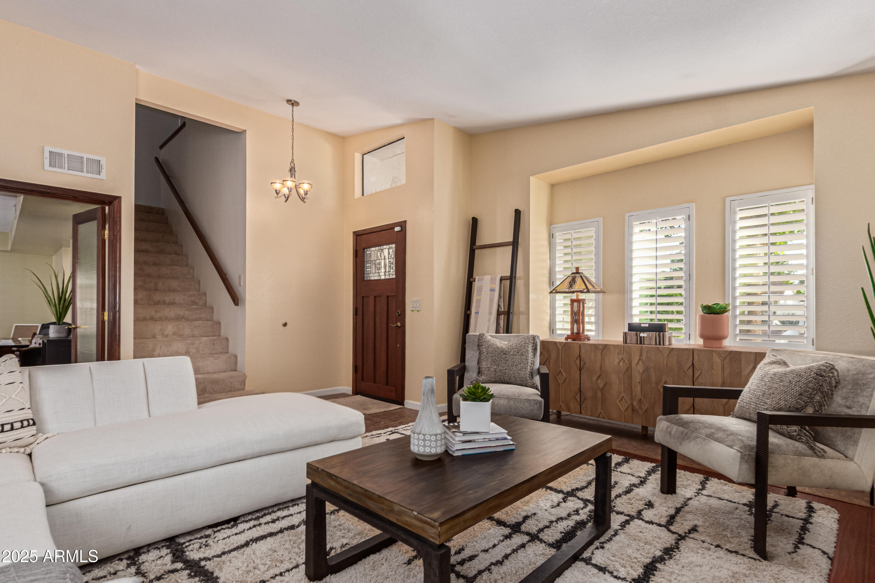 506 W SANDRA Terrace